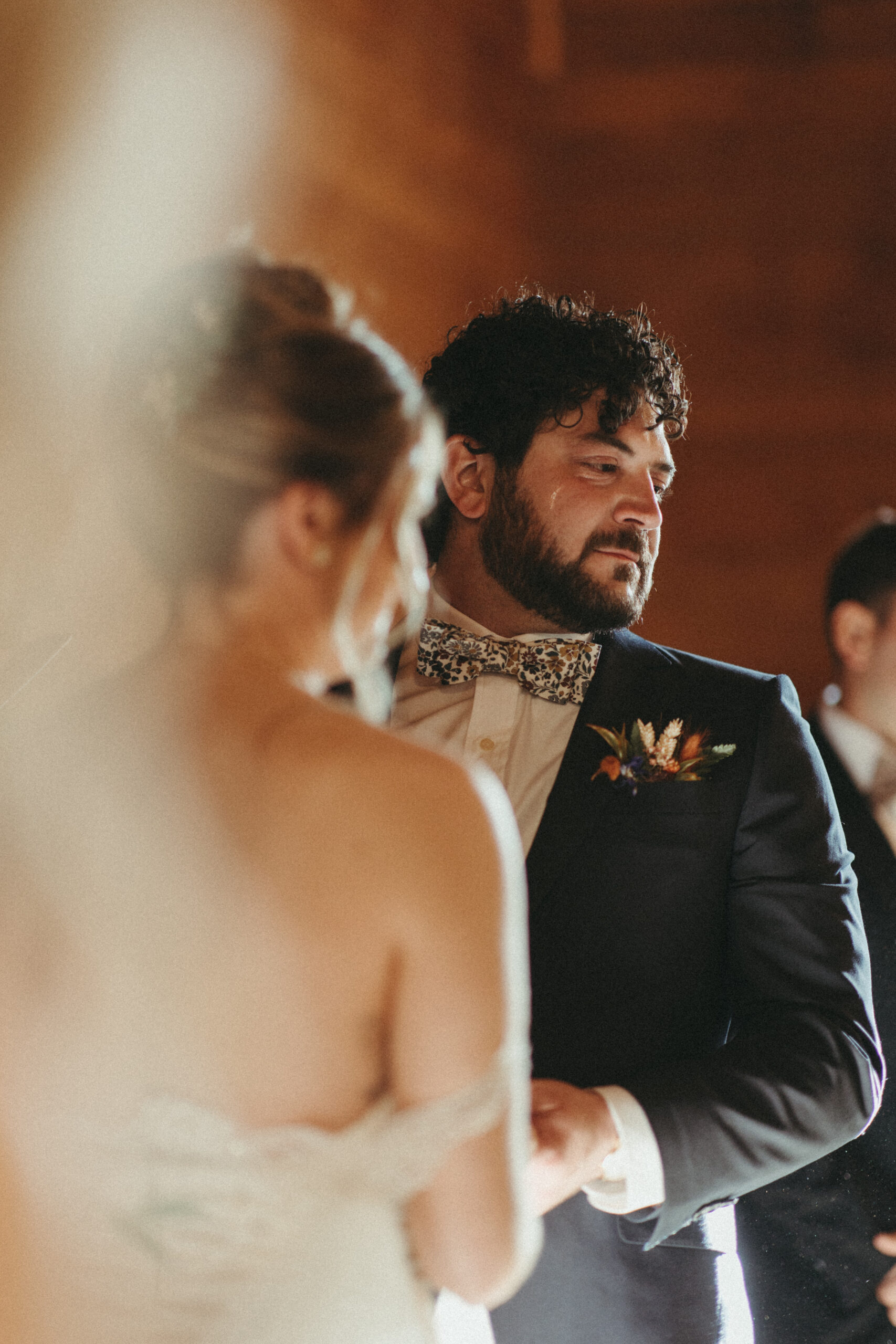 emotional wedding photos, documentary wedding photos in NC at orion schoolhouse and chapel